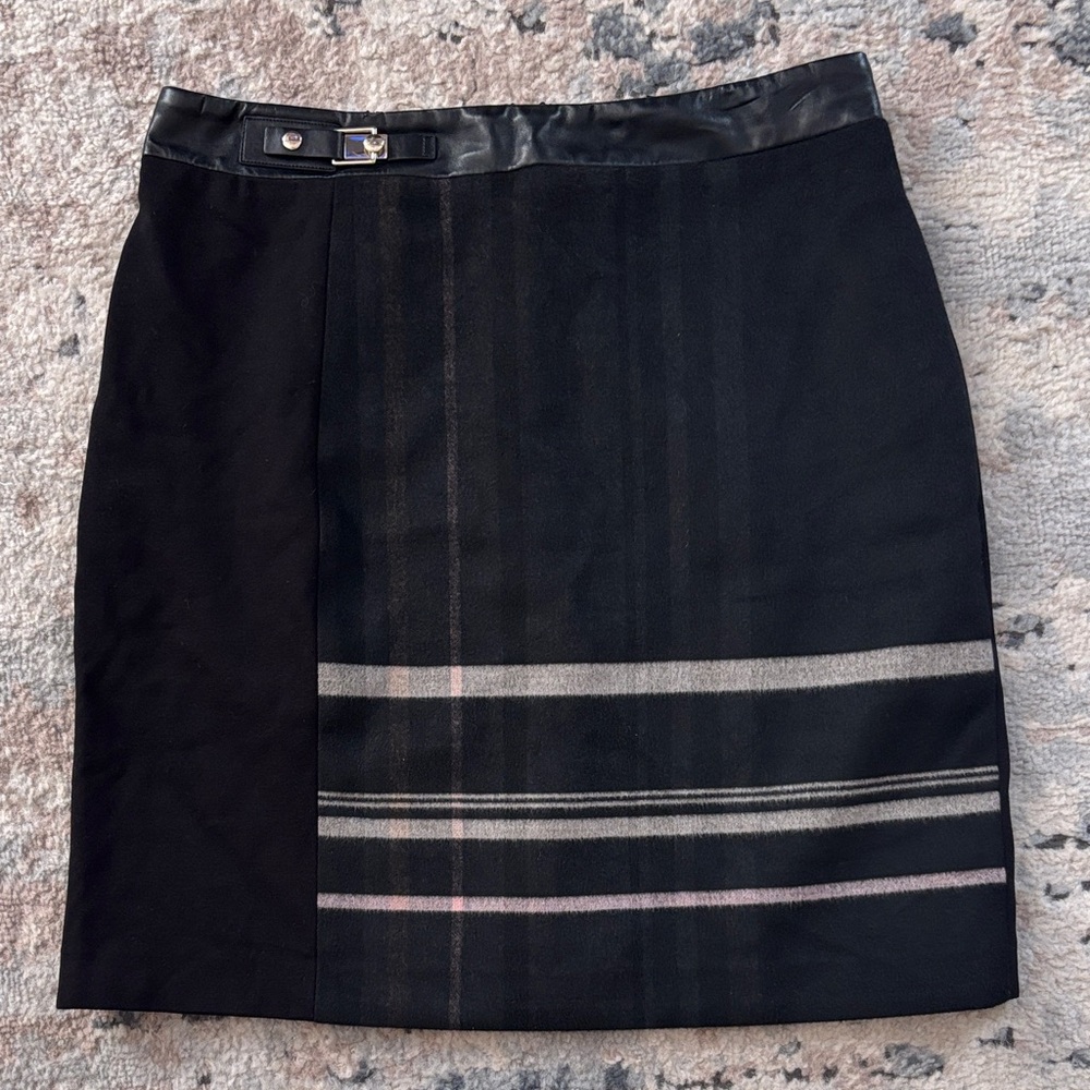 White House Black Market Black Striped design Pencil Skirt size 4